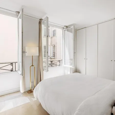 Apartment For 6 Saint-honore Paris