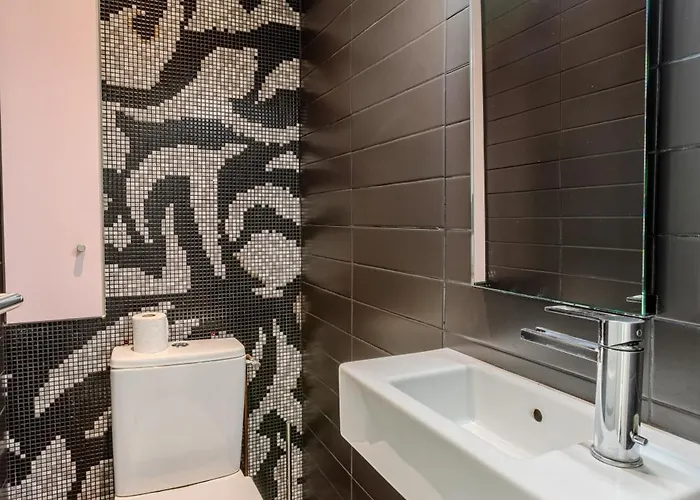 Apartment For 6 Saint-honore *